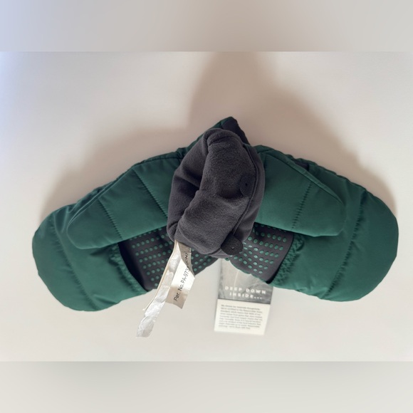 Lululemon Wunder Puff Mittens | Unisex Mittens - Picture 5 of 9